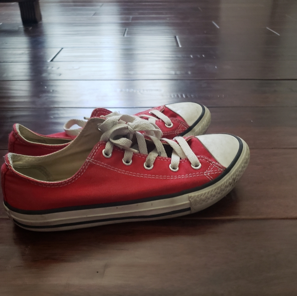 Red & White Pre-owned Converse - Picture 2 of 8